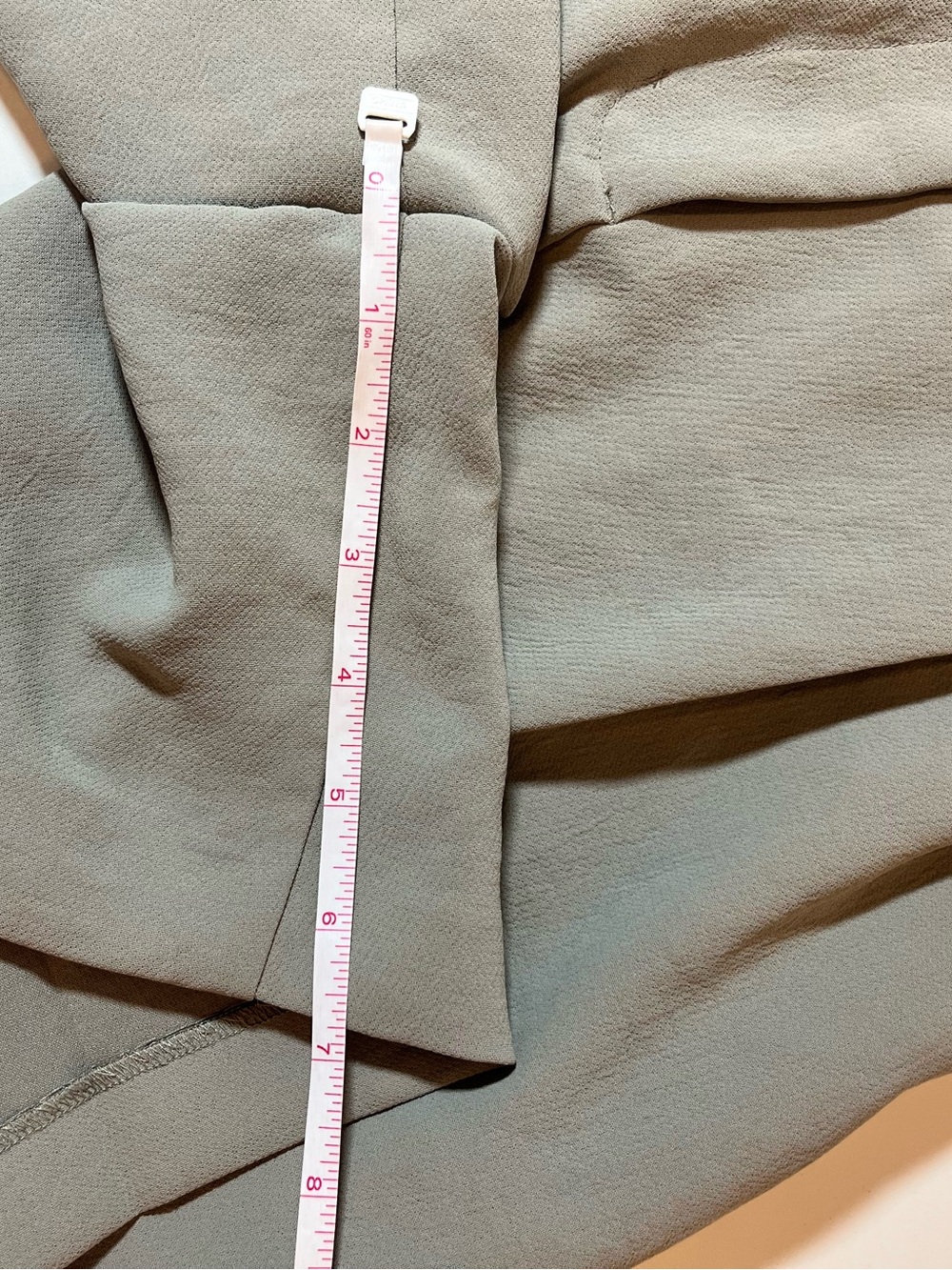 Wilfred Aritzia Greenish Gray Pleated High Rise Shorts Women’s Size 6 - Picture 5 of 5